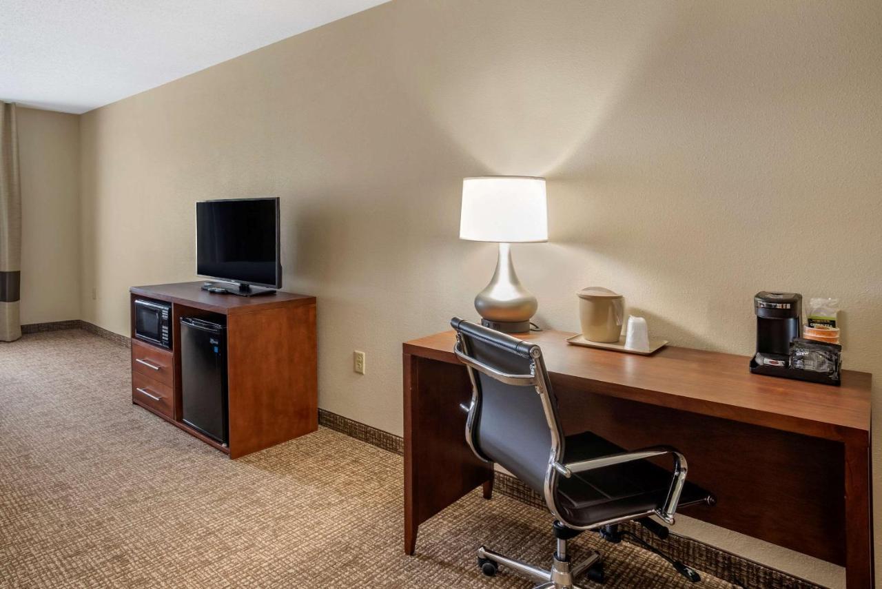 Comfort Inn&Suites Cambridge Extérieur photo