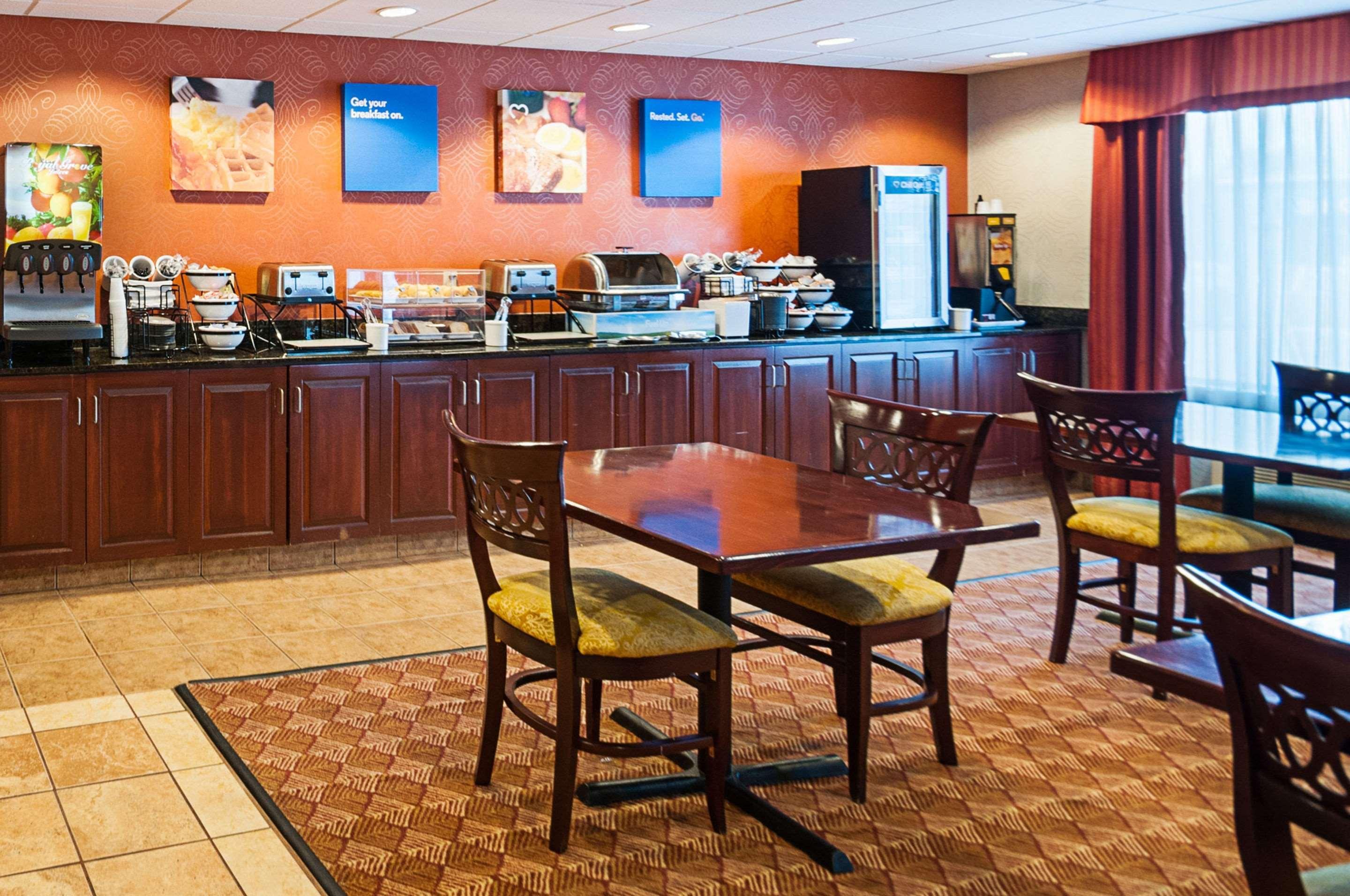 Comfort Inn&Suites Cambridge Extérieur photo